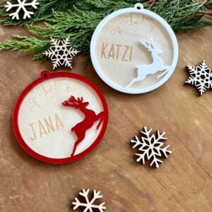 Weihnachtsbaumanhänger aus Holz mit Name Rentier
