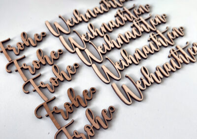 Mitarbeitergeschenke 19 Frohe Weihnachten Geschenkanhänger Weinflasche