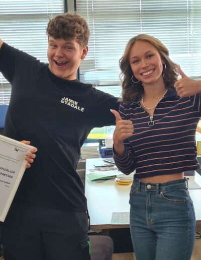 Über uns 3 Von Mia Backstage 8 e1763922863956