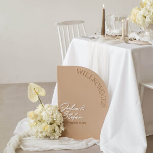 Willkommen Schild Beige zur Hochzeit ´mit Personalisierung