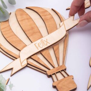 Meilensteinkarten Ballon mit Name und austauschbaren Monaten