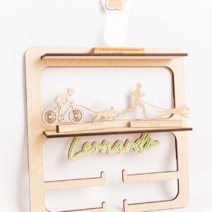 Medaillenregal Kinderzimmer aus Holz mit Personalsierung, Regal mit Name