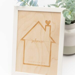 Zu Hause Bild aus Holz mit Koordinaten, Einzugsgeschenk