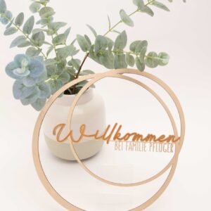 Willkommen Schild aus Holz mit Familienname