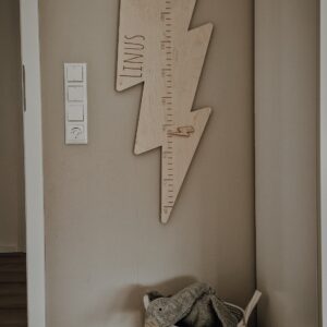 Messlatte Blitz mit Name, Kinderzimmerdeko