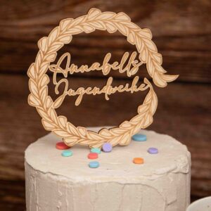 Caketopper zur Jugendweihe mit Blumenkranz und Name