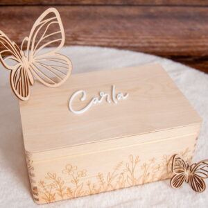 Erinnerungskiste mit Blumen und Acryl Name 3D Optik