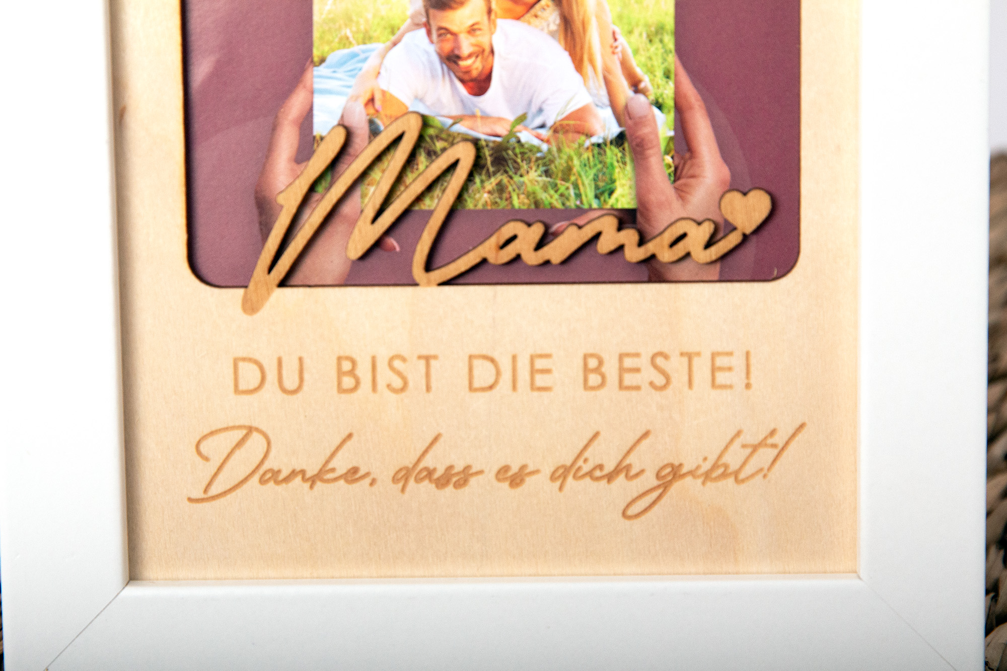 Holzbild Beste Mama mit Bilderrahmen/Beste Mama – Danke, dass es dich gibt / Geschenkidee für Mama 4 Mama du bist die Beste Danke dass es dich gibt, Geschenk für Mama zum Geburtsttag, zu Weihnachten, Bilderrahjmen Mama