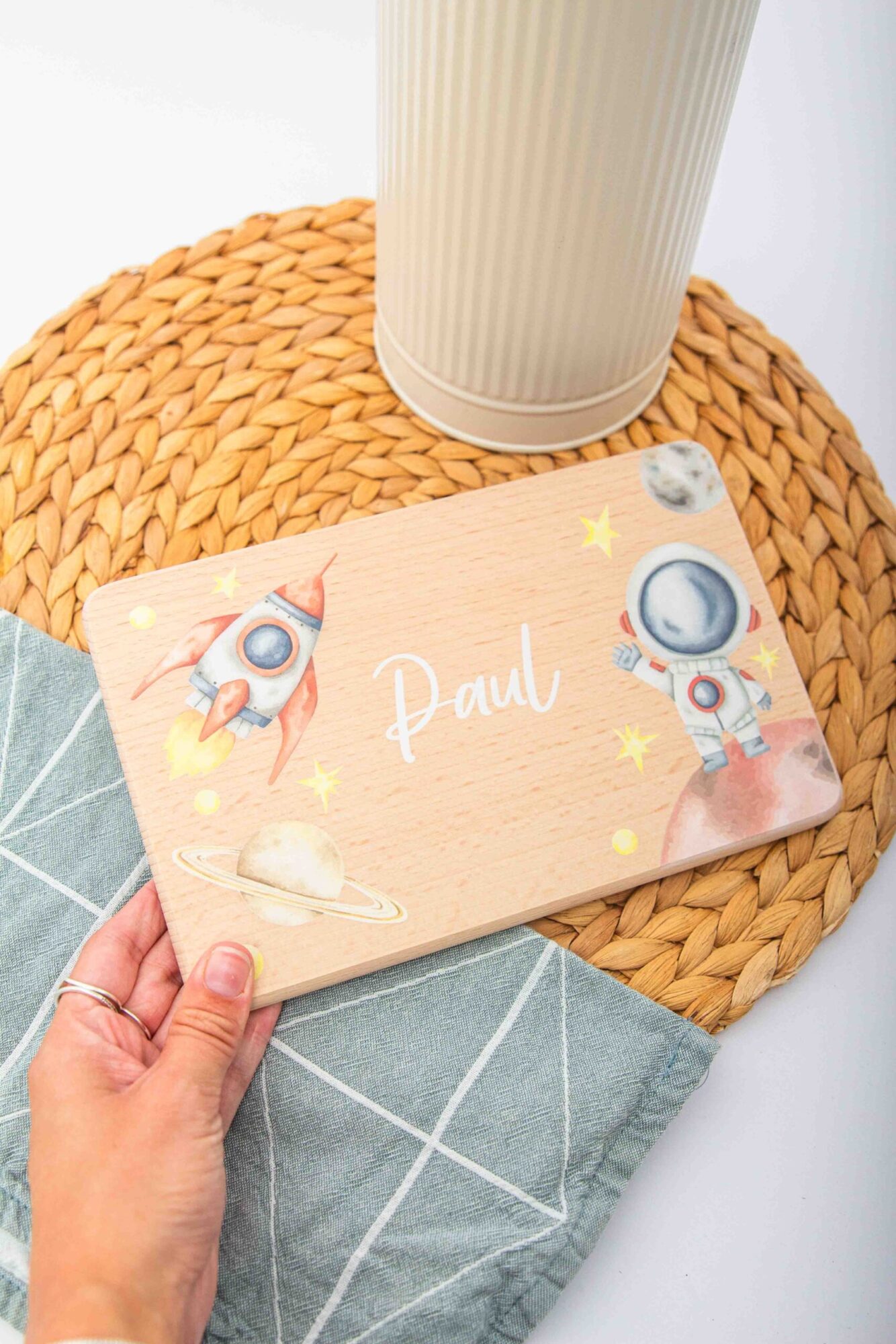 Holz-Brettchen für Kinder / Brotzeitbrett Astronaut / Schneidebrettchen Weltall 1 Brettchen Weltall, Brotzeitbrett Astronaut mit Name
