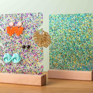 Schmuckständer aus Acryl, Ohrringhalter mit glitzerndem Acryl, Ohrringständer mit Echtholzsockel