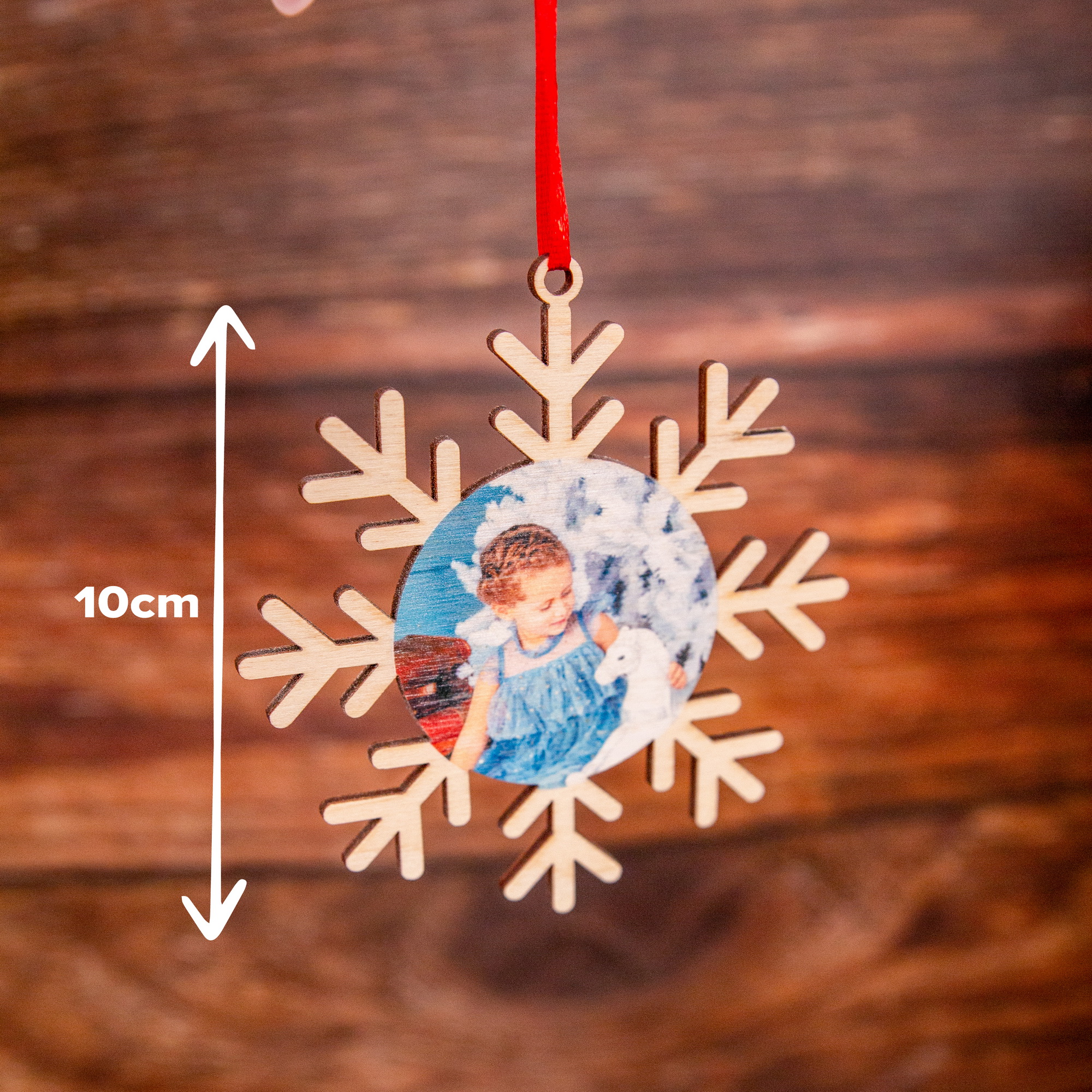 Personalisierte Christbaumkugel mit Foto | Weihnachtsbaumschmuck aus Holz & Acryl | Unikat Handmade in Leipzig 10 Weihnachtsbaumanhänger Schneeflocke mit Foto, Christbaumschmuck mit Foto als Geschenkidee zu Weihnachten oder als Anhänger für Weihnachts-Geschenk