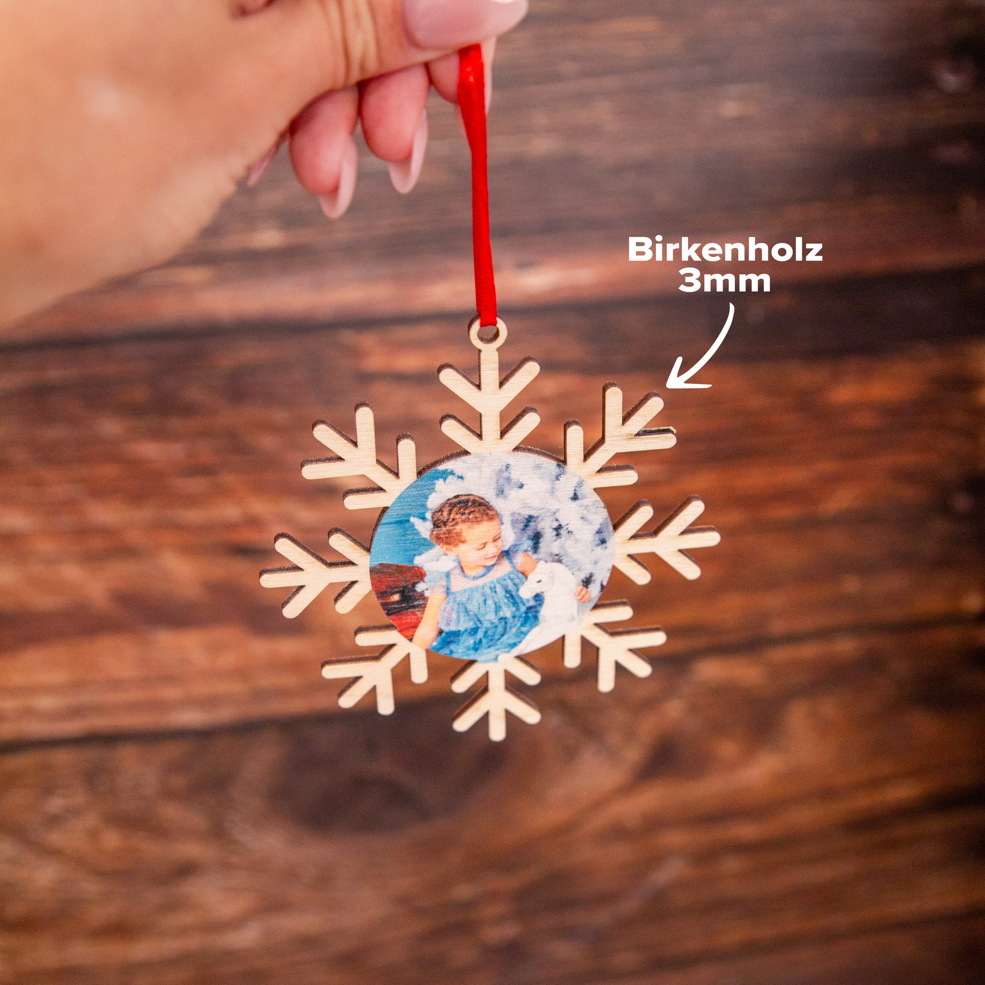 Personalisierte Christbaumkugel mit Foto | Weihnachtsbaumschmuck aus Holz & Acryl | Unikat Handmade in Leipzig 9 Weihnachtsbaumanhänger Schneeflocke mit Foto, Christbaumschmuck mit Foto als Geschenkidee zu Weihnachten oder als Anhänger für Weihnachts-Geschenk