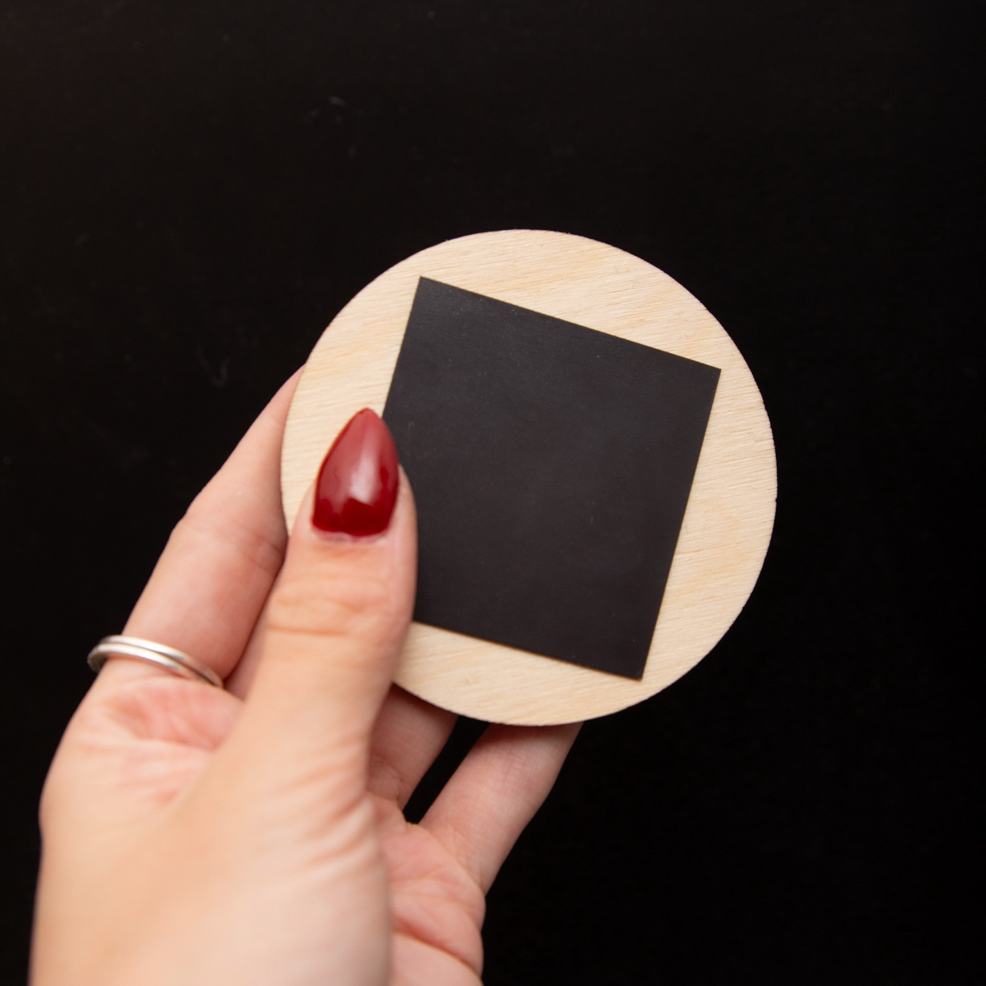 Gorilla Holzmagnet „Good Morning“ – Lustiger Kühlschrankmagnet aus Leipzig – Handgefertigter UV-Direkt-Druck 6 Statement Magnet Gorilla, Here we fucking go again - I mean good morning