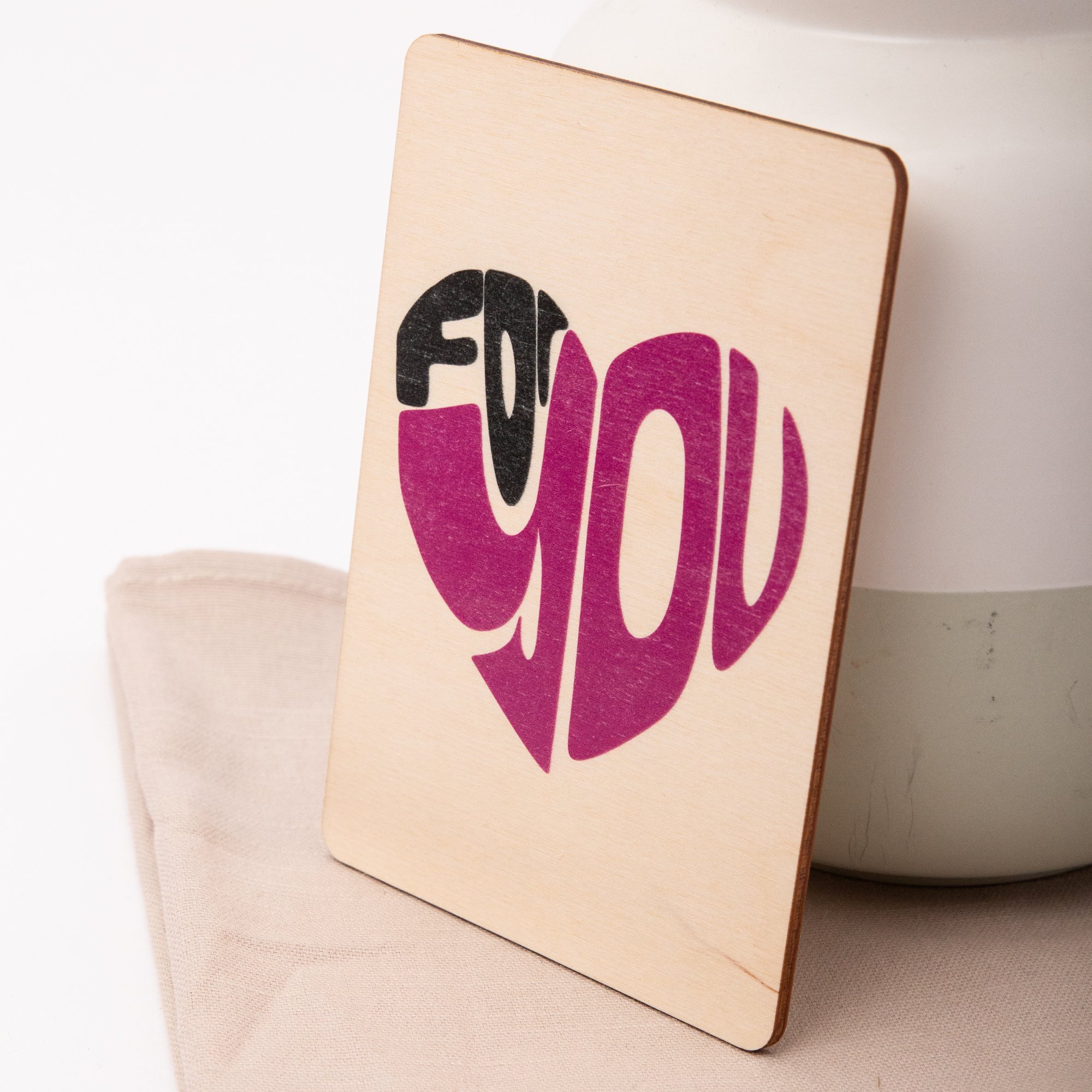 Nachhaltige Postkarte aus Echtholz – FOR YOU – Handgemacht in Deutschland 5 Postkarte aus Holz mit Aufdruck FOR YOU