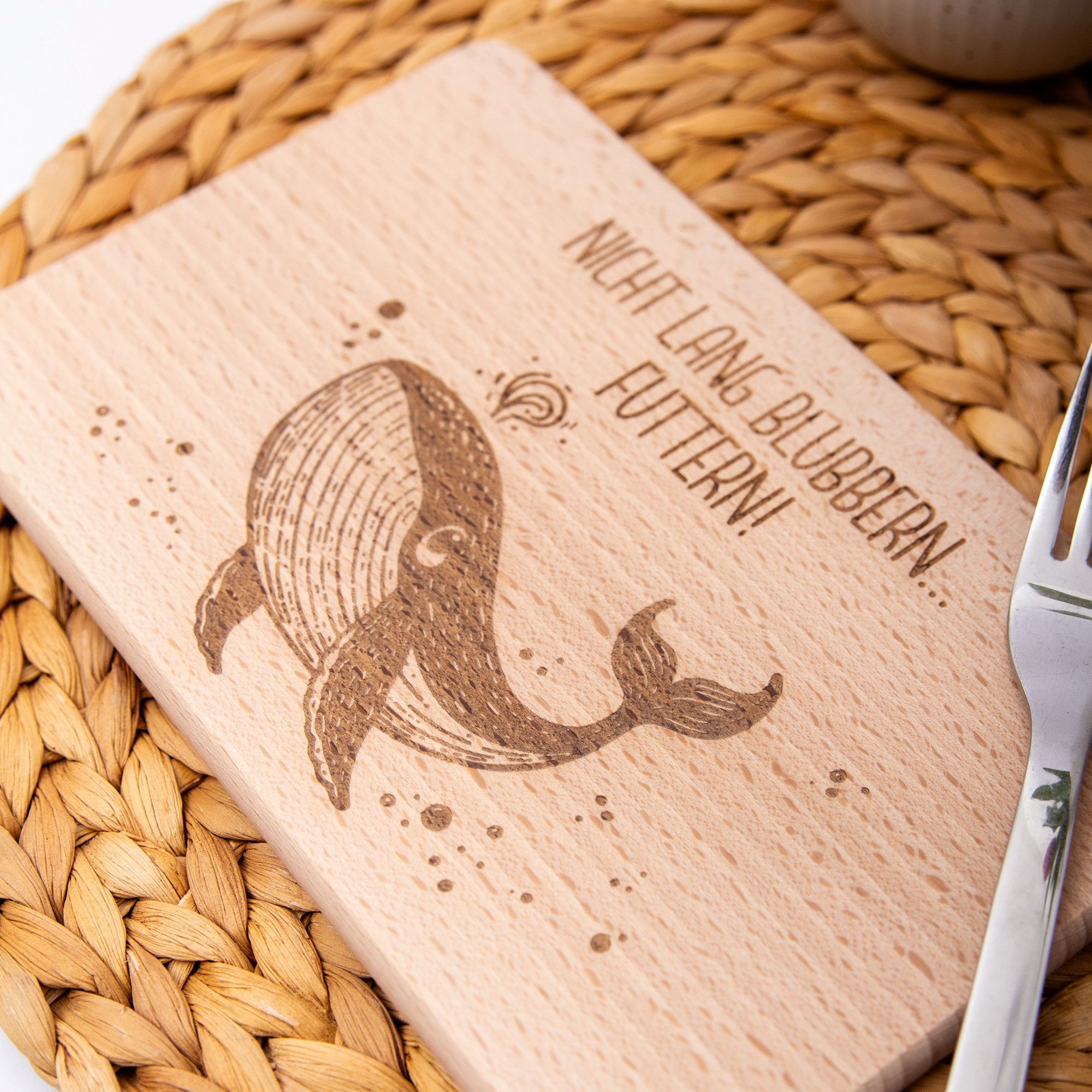 Wal Frühstücks-Brettchen / Nicht lang blubbern - futtern / Geschenkidee Kind / Urlaubsfeeling / Brotzeitbrett / Frühstücksbrett / Jausebrett 7 Nicht lang blubbern, futtern - Holzbrettchen, Brotzeitbrett, Jausebrettchen, Frühstücksbrett, Vollholzbrett