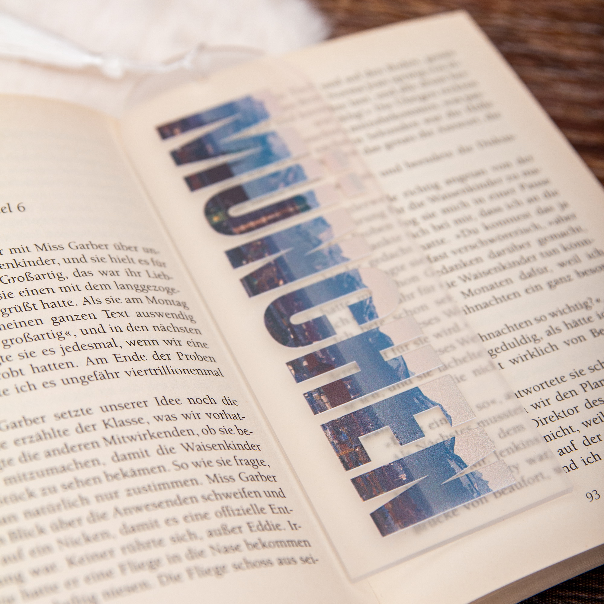 Lesezeichen Skyline München aus Milchglas Acryl mit München Panorama | Handgemacht 1 München Lesezeichen aus Acryl, München Skyline