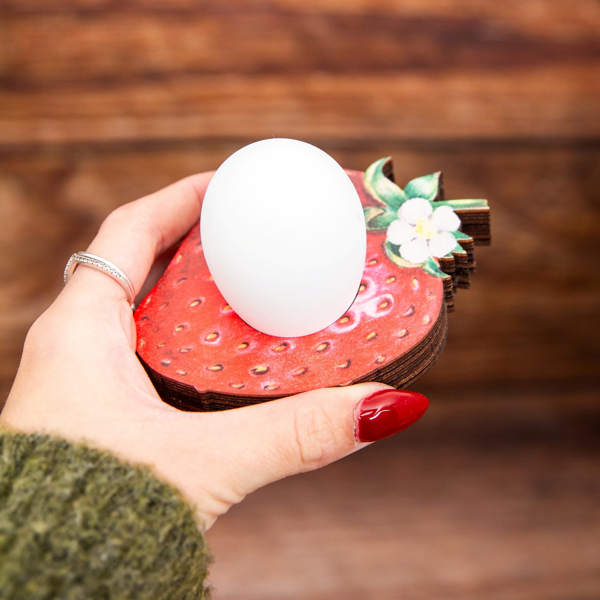 Erdbeer Eierbecher aus Holz | Handgemacht & Rustikal | Frühstücks-Deko Landhausstil | Nachhaltiges Produkt aus Leipzig 1 Eierbecher Erdbeere, außergewöhnlich, individuell, hat sonst keiner.