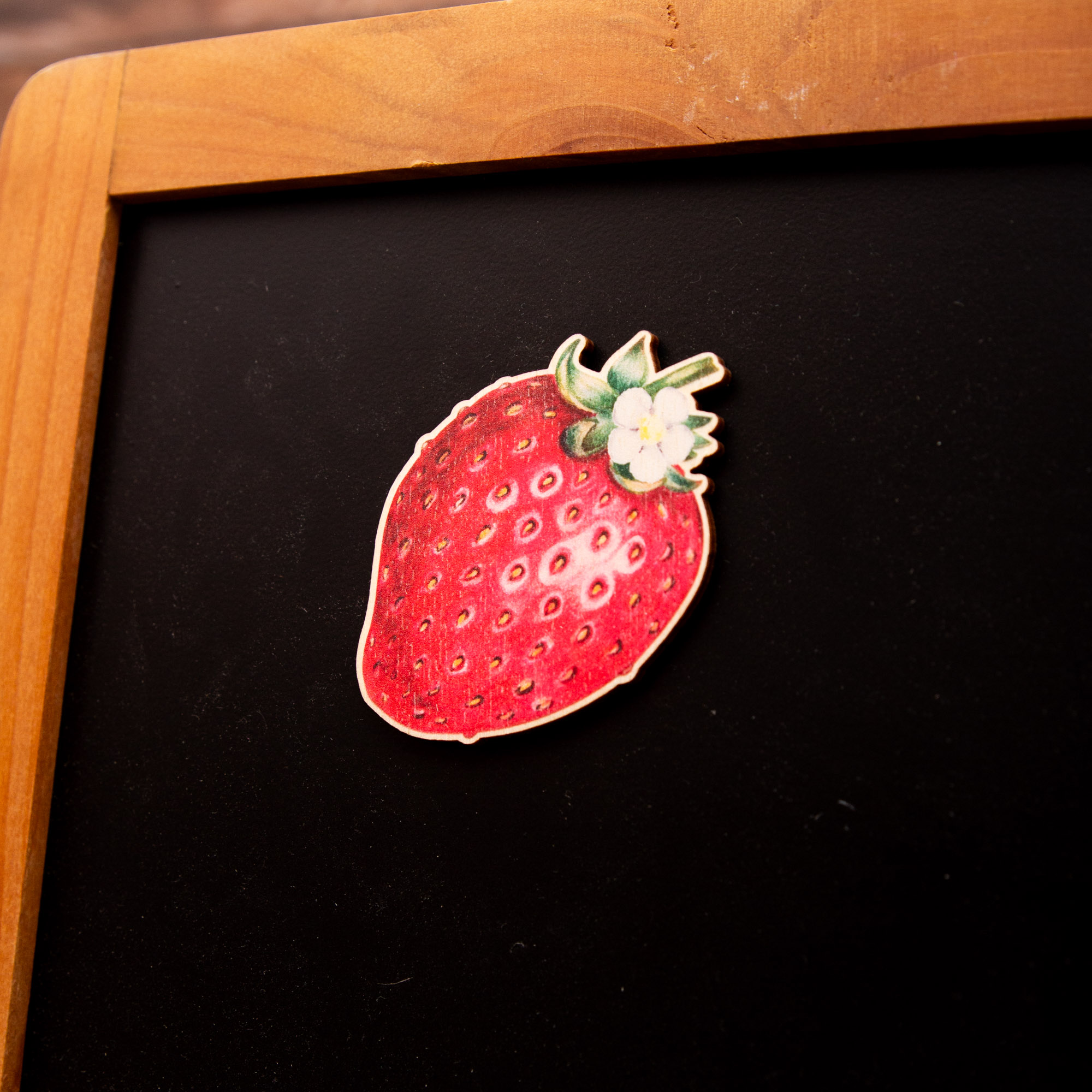 Personalisierter Holzmagnet Erdbeere & Wunschname – Fruchtiger Kühlschrankmagnet rund – Geschenk Einzug & Sommerdeko – Made in Leipzig 7 Holzmagnet, Magnet aus Holz, Erdbeere