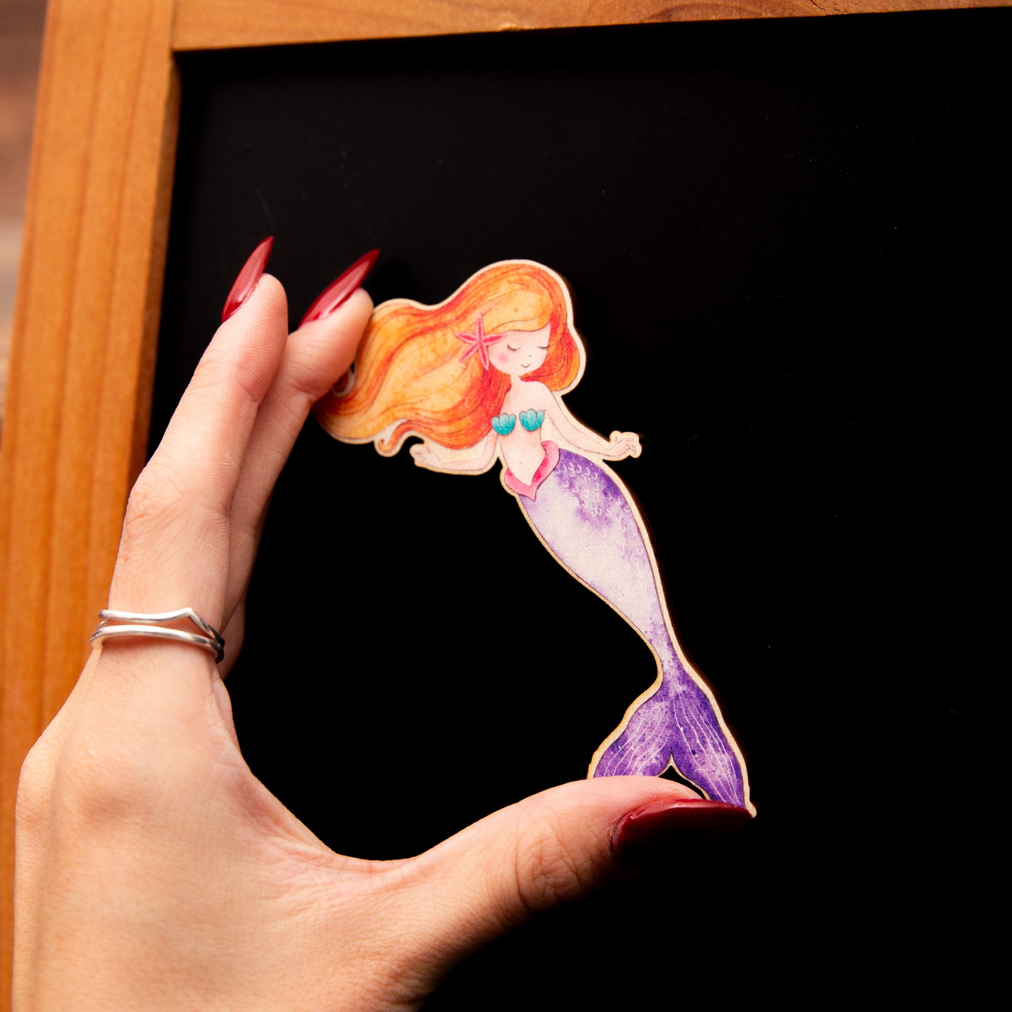 Holzmagnet Meerjungfrau rund – Maritimer Kühlschrankmagnet aus Birkenholz – Geschenk für Nixen & Meereskinder – Made in Leipzig 6 Magnet Meerjungfrau aus Holz, Holzmagnet