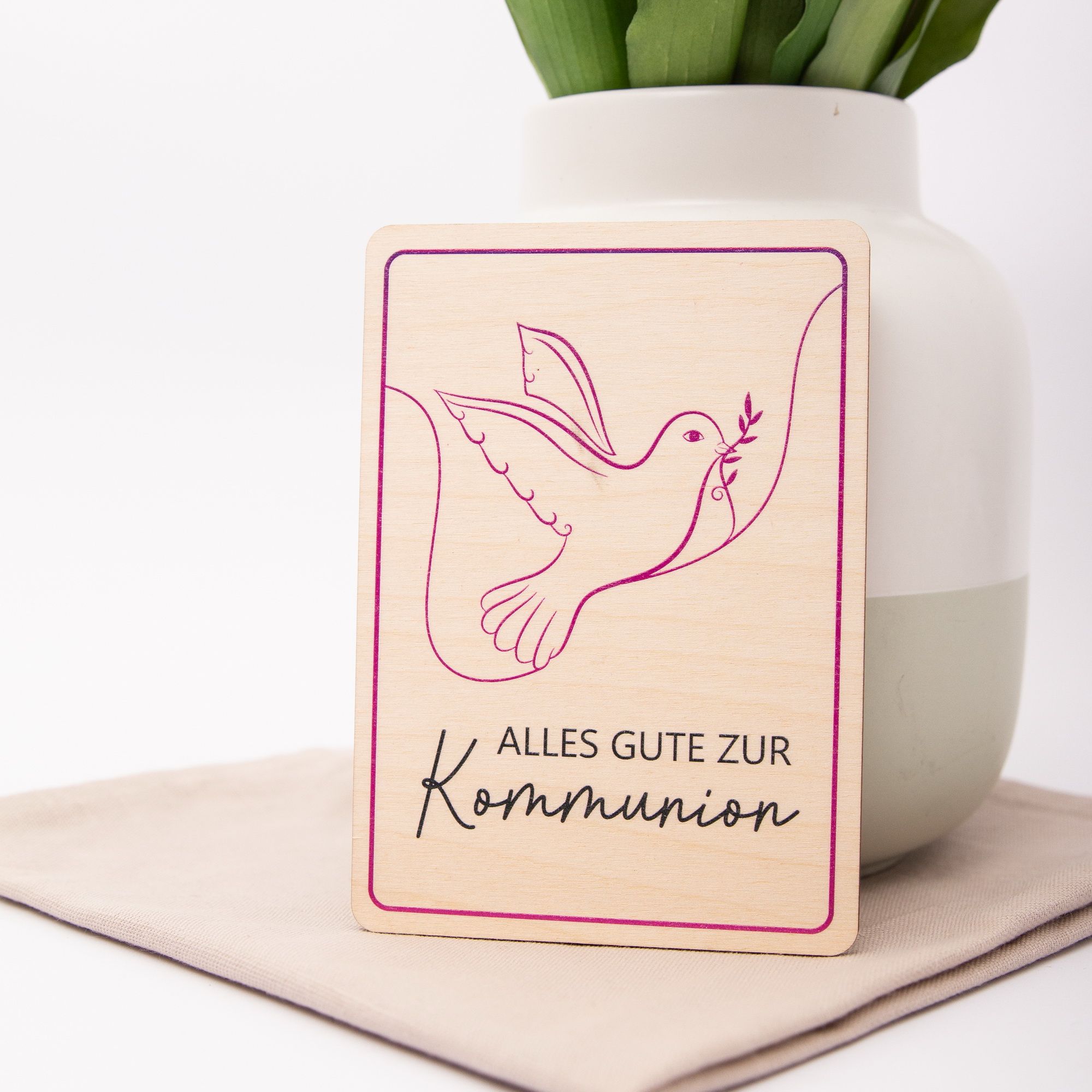 Holzpostkarte zur Kommunion – Edles Tauben Motiv – Besonderes Geschenk aus Birkenholz A6 – Erinnerungsstück zur Erstkommunion 1 Alles gute zur Kommunion mit Taube Holzpostkarte