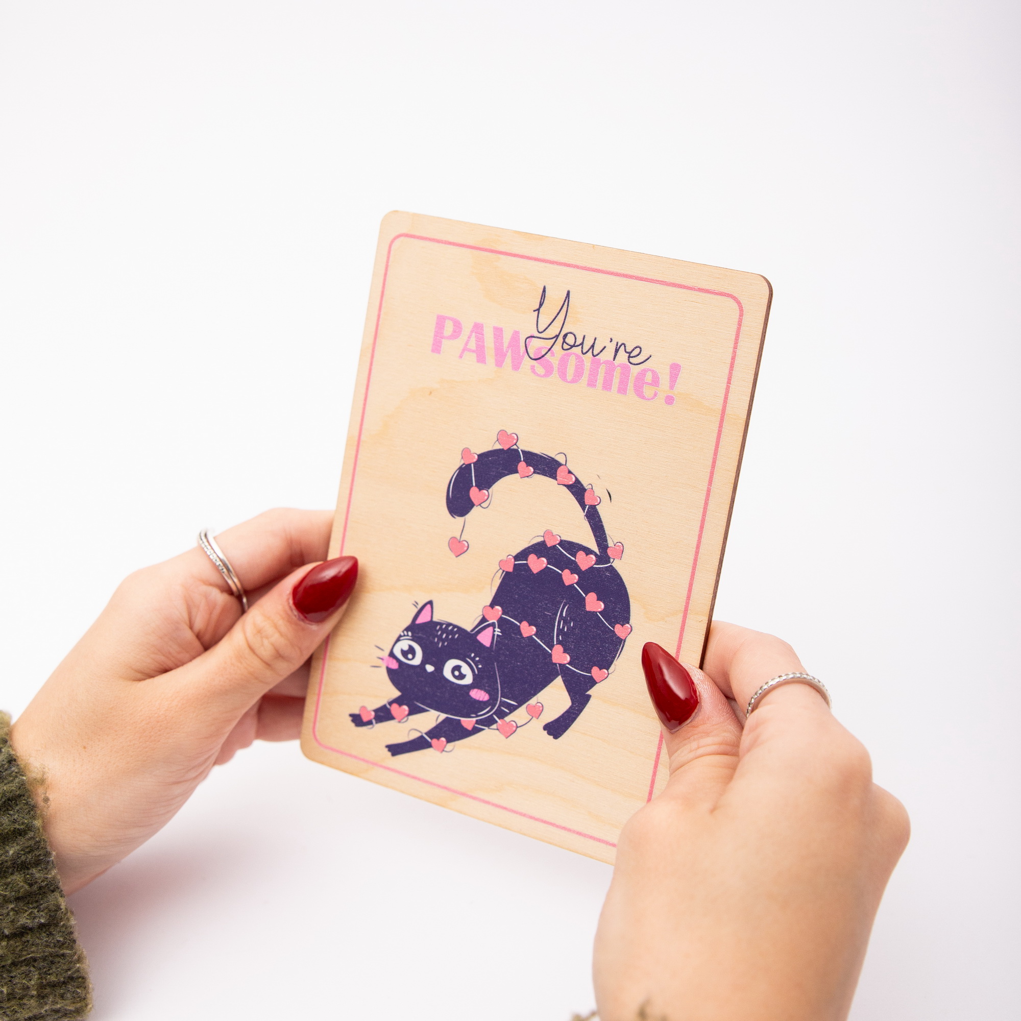 Holzpostkarte „You’re Pawsome“ – Lustiges Katzen Motiv – Geschenk für Katzenliebhaber aus Birkenholz A6 – Witziges Kompliment 3 Holzpostkarte Herz Katze You re pawsome