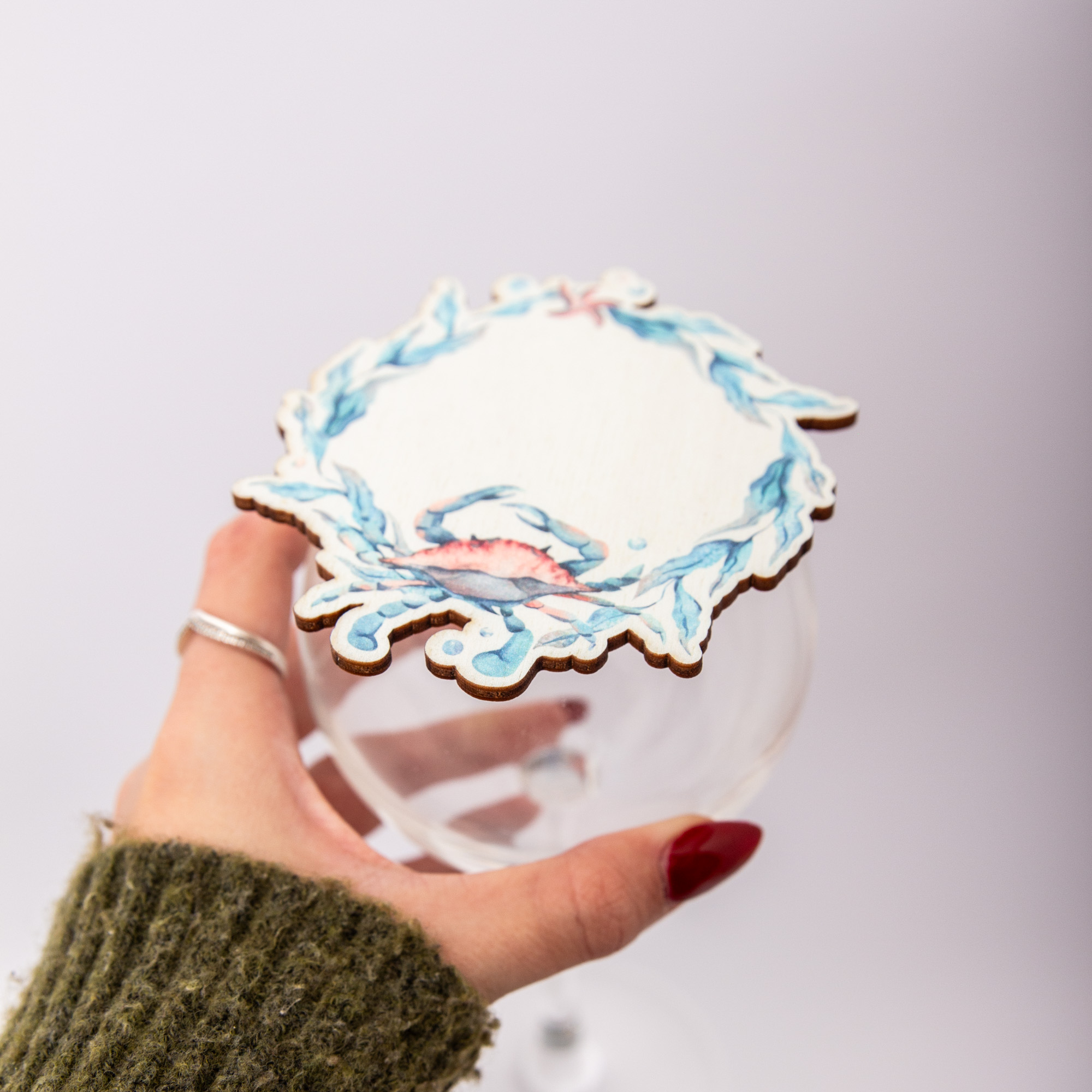 Glasdeckel Maritim „Krabbe & Seestern“ – Insektenschutz für Gläser & Tassen – Getränkeabdeckung aus Holz oder Acryl – Handgemacht in Leipzig 7 Glasdeckel für den Sommer, Insektenschutz getränk, Wein, Glas, Mit Loch und ohne Loch