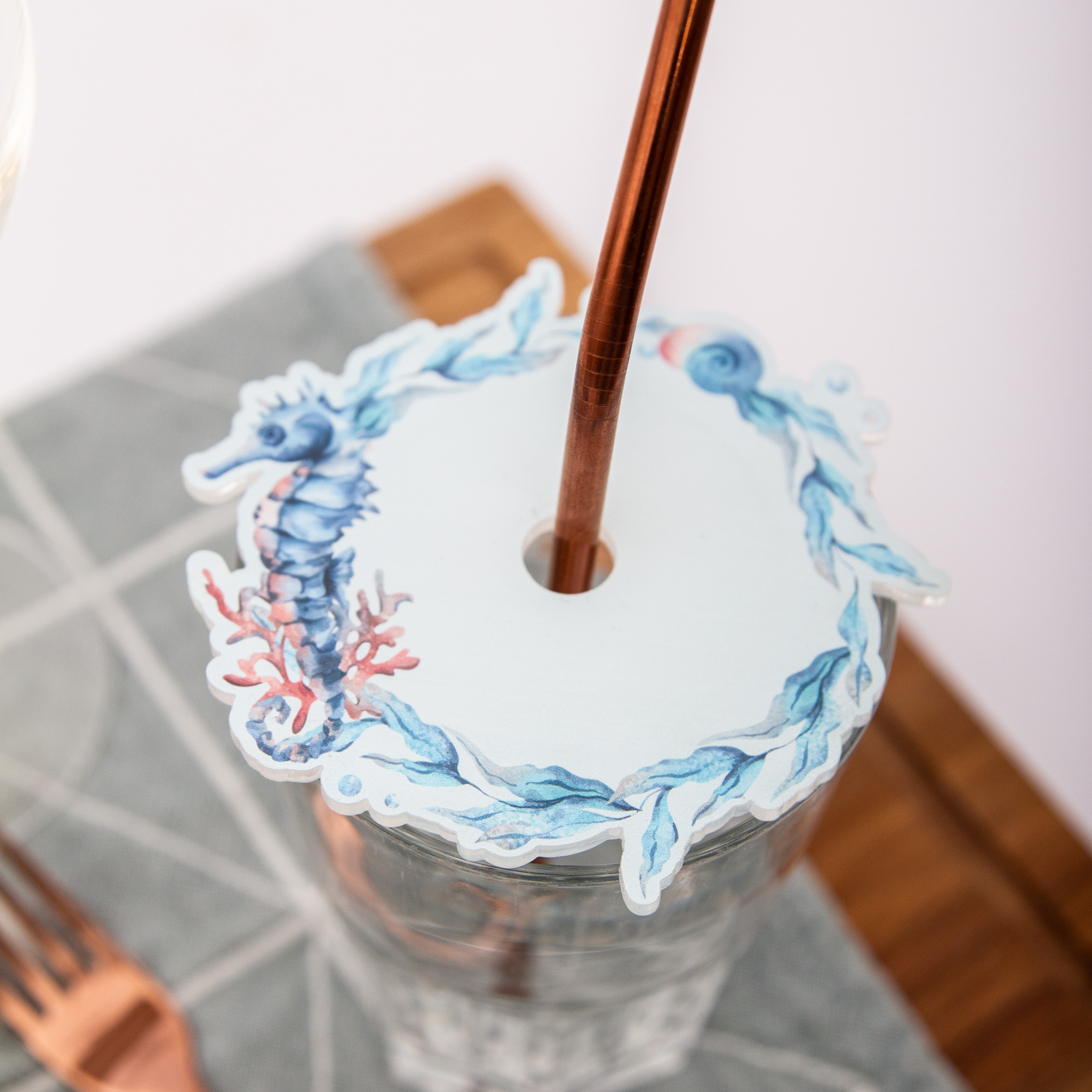 Glasdeckel „Seepferdchen“ – Maritimer Insektenschutz für Gläser & Tassen – Getränkeabdeckung aus Holz oder Acryl – Handgemacht in Leipzig 8 Glasdeckel für den Sommer, Insektenschutz getränk, Wein, Glas, Mit Loch und ohne Loch