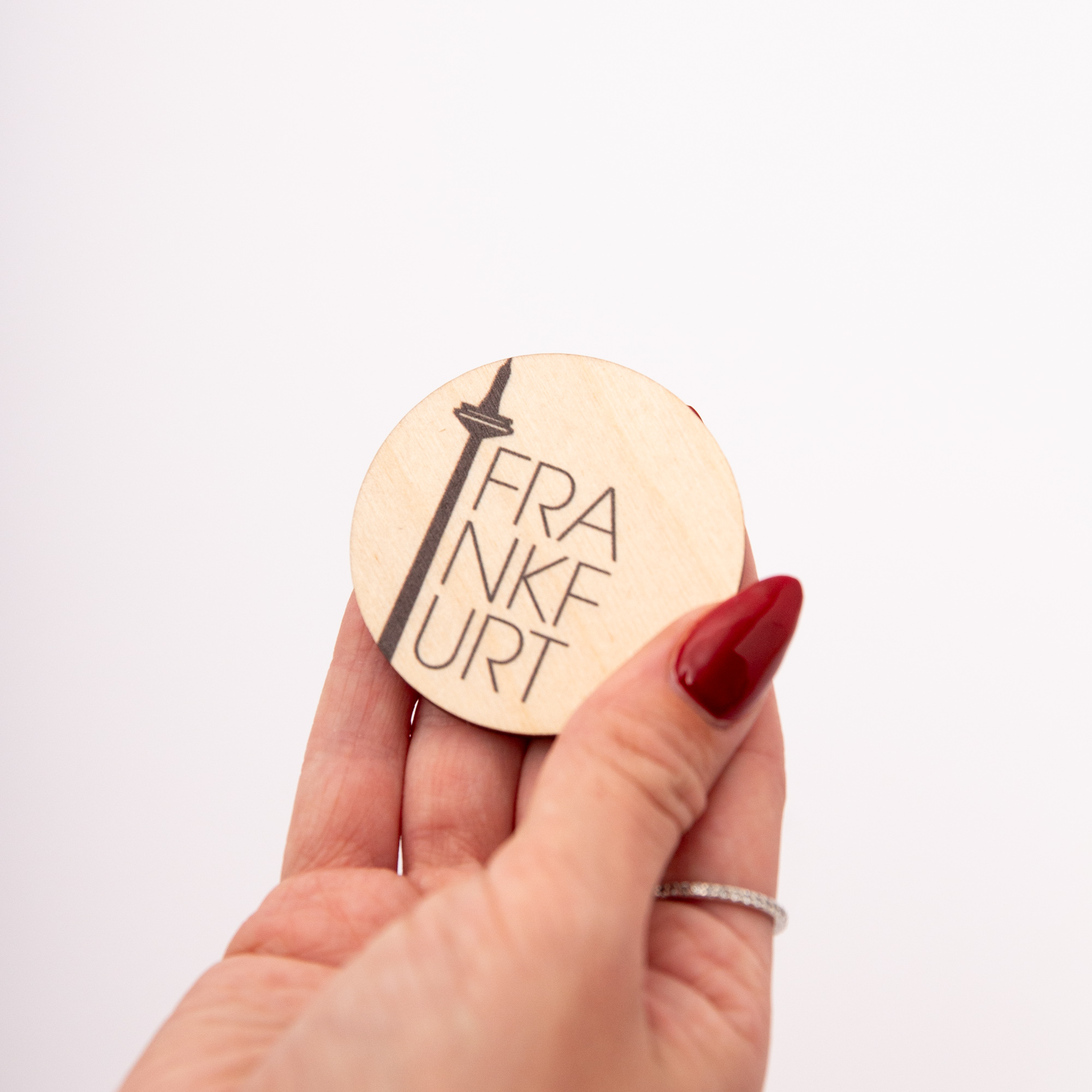 Personalisierter Holzmagnet Typografie | Wunschstadt & Wunschname | Individuelles Geschenk aus Holz | Made in Leipzig 3 Magnet aus Holz Frankfurt Stadtname mit TYPO