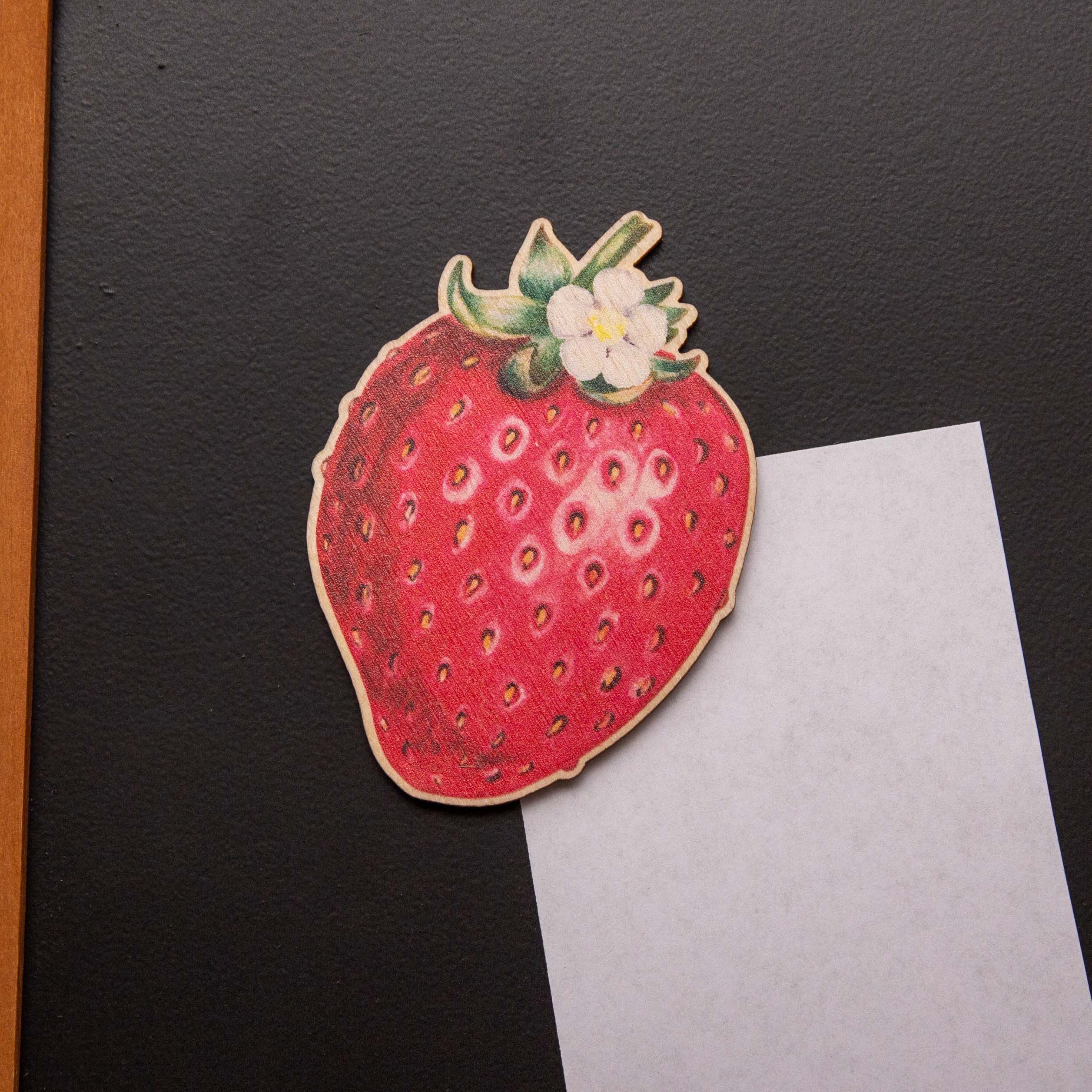 Personalisierter Holzmagnet Erdbeere & Wunschname – Fruchtiger Kühlschrankmagnet rund – Geschenk Einzug & Sommerdeko – Made in Leipzig 2 Holzmagnet, Magnet aus Holz, Erdbeere