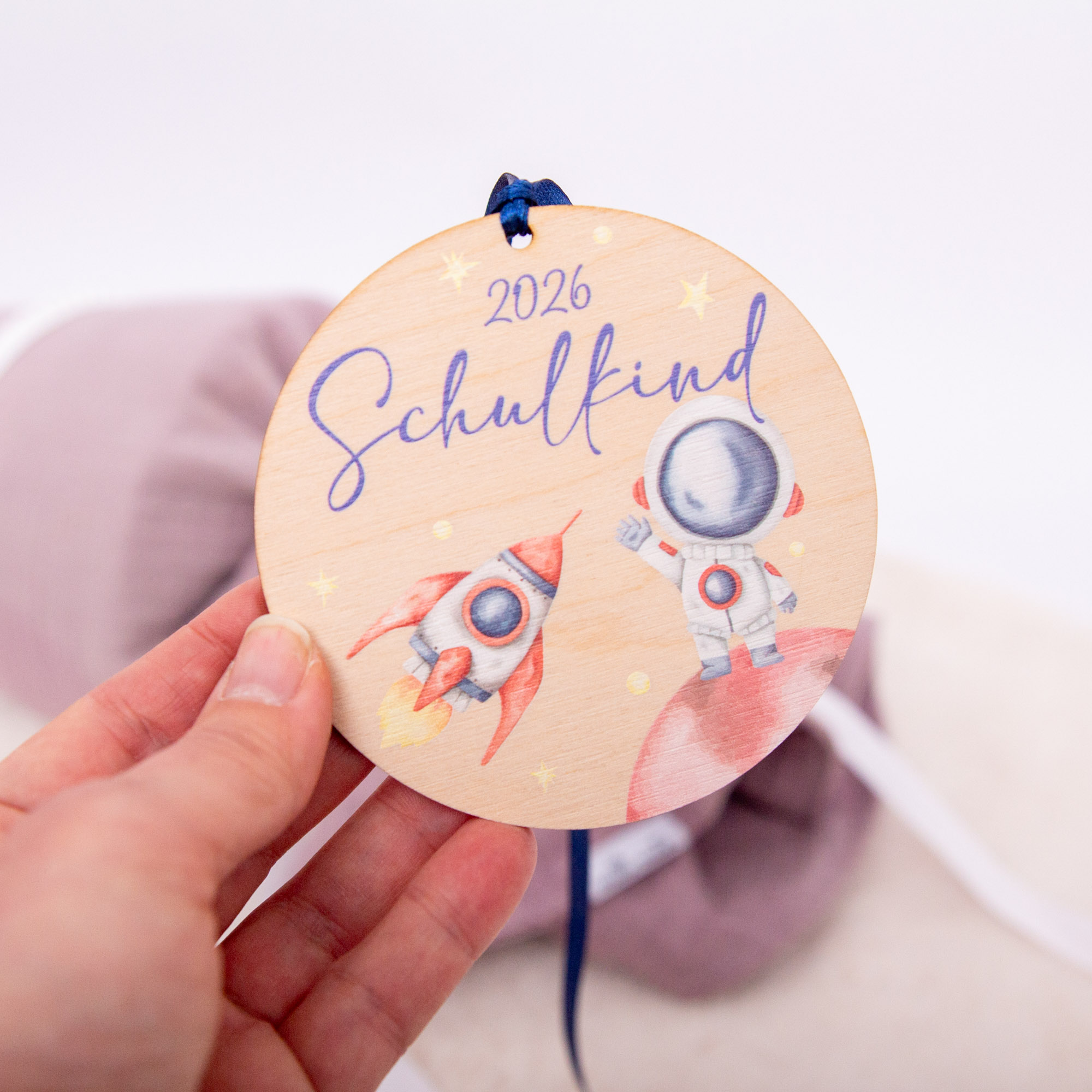 Astronaut Zuckertütenanhänger / Namensanhänger Einschulung 2026 / Zuckertütenanhänger aus Holz / Geschenkanhänger 4 Schulkind 2026 Astronaut, Einschulung Weltall, Zuckertütenanhänger