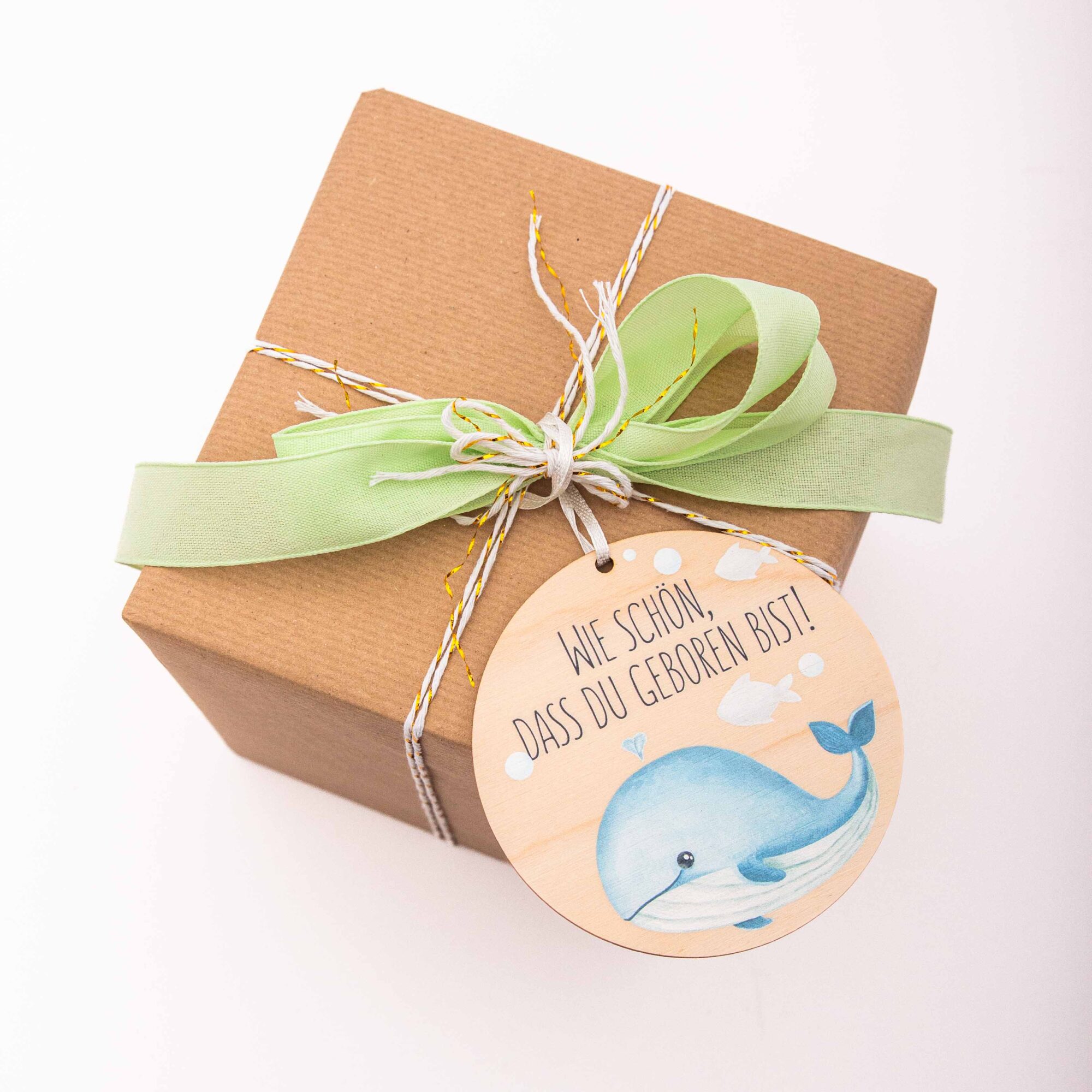 Design-Holzanhänger Wal „Wie schön, dass du geboren bist“ – Emotionales Geschenk & Glücksbringer – Handgemacht in Leipzig 4 Affirmationsanhänger aus Holz, Affirmation Kinder, Geschenkanhänger, Wal - Wie schön, dass du geboren bist