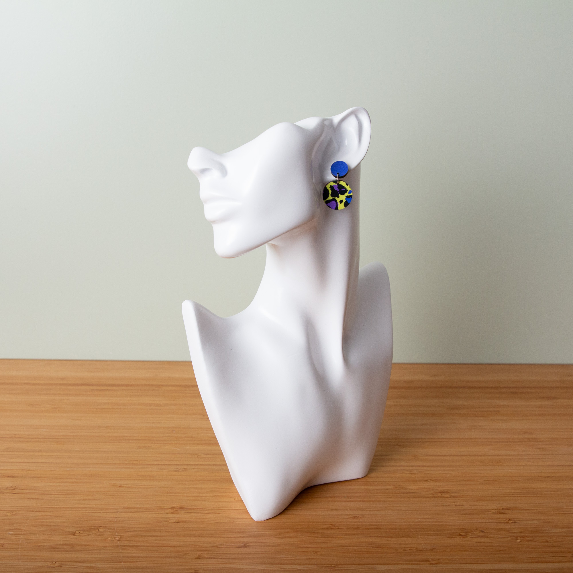 Neon Leo (Gelb) Ohrringe aus Acryl– Geometrische Ohrstecker in 6 Formen – Handgemachte Holz-Accessoires – Made in Leipzig 9 Neon Leo Ohrringe aus Acryl, geometrische Ohrringe Acryl, handgemachter Schmuck aus Leipzig, Ohrstecker Leo aus Acryl