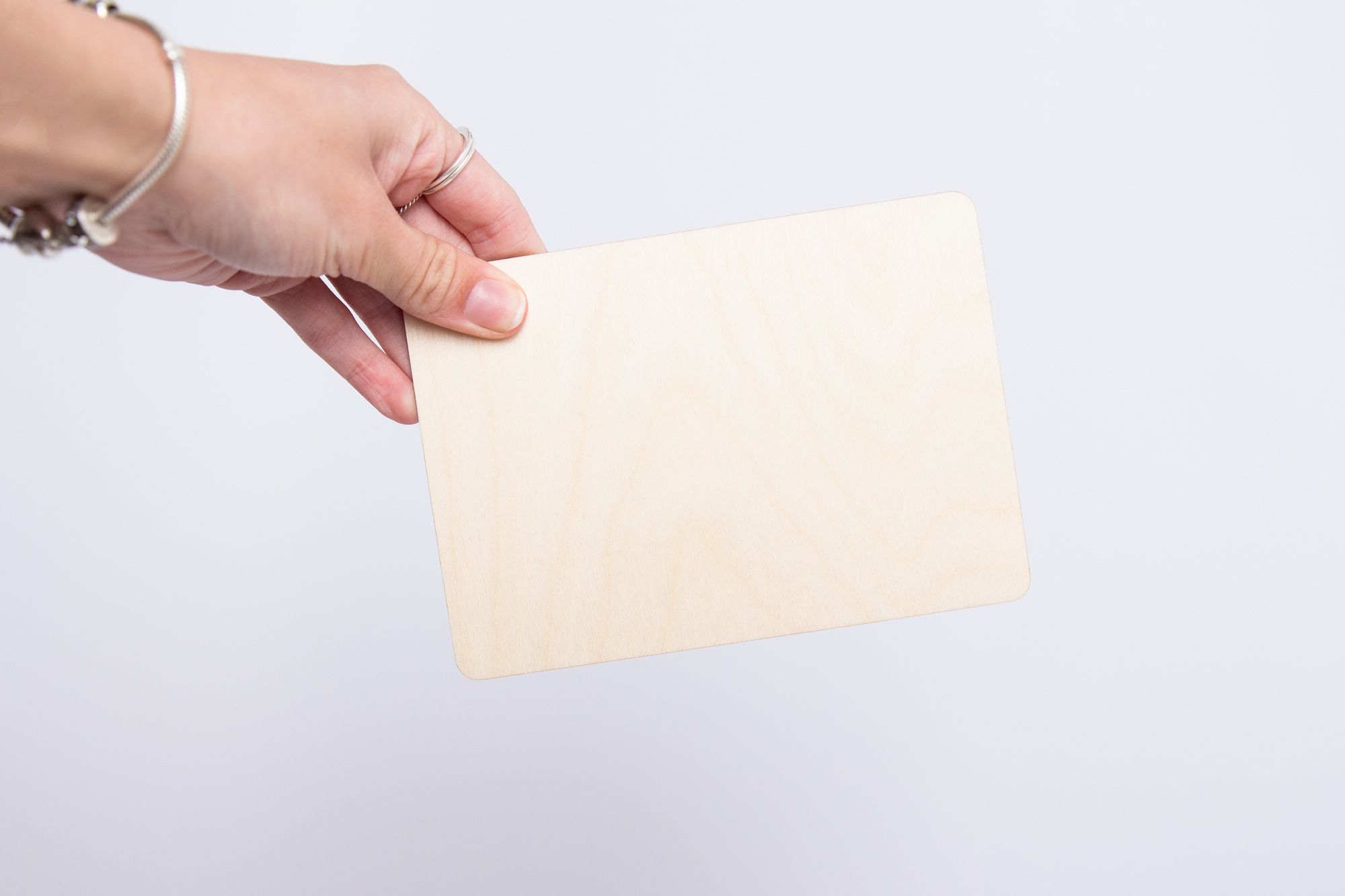 Personalisierte Holzpostkarte – Deine Skyline / Insel – Wunschname Geschenk aus Birkenholz A6 – Heimatliebe 2 Holzpostkarte Skyline Hamburg