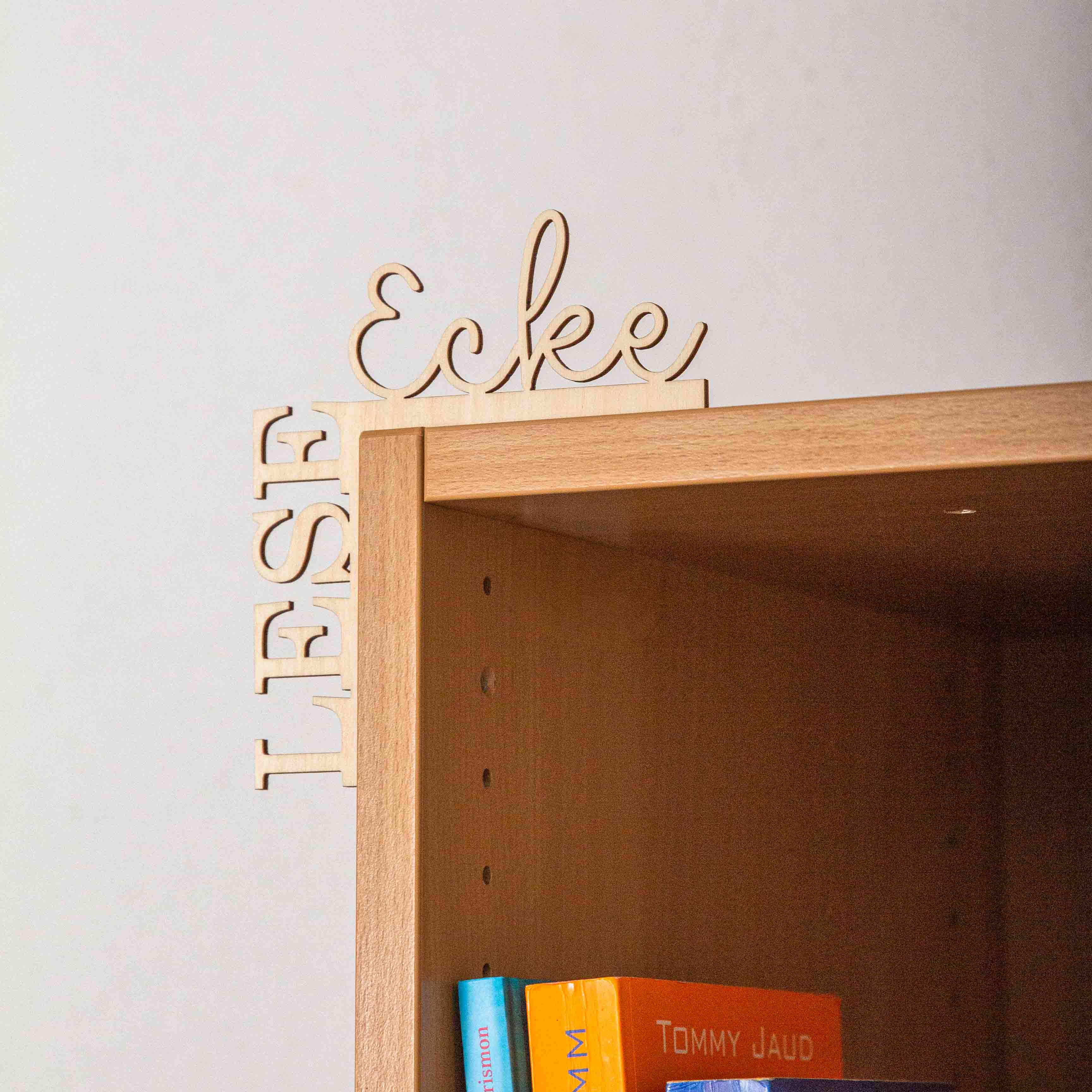 Türtopper Schriftzug "Leseecke" aus Birkenholz – Regaltopper & Lesezimmer Deko 4 Leseecke Türtopper, Leseecke Holzschrift Regaltopper
