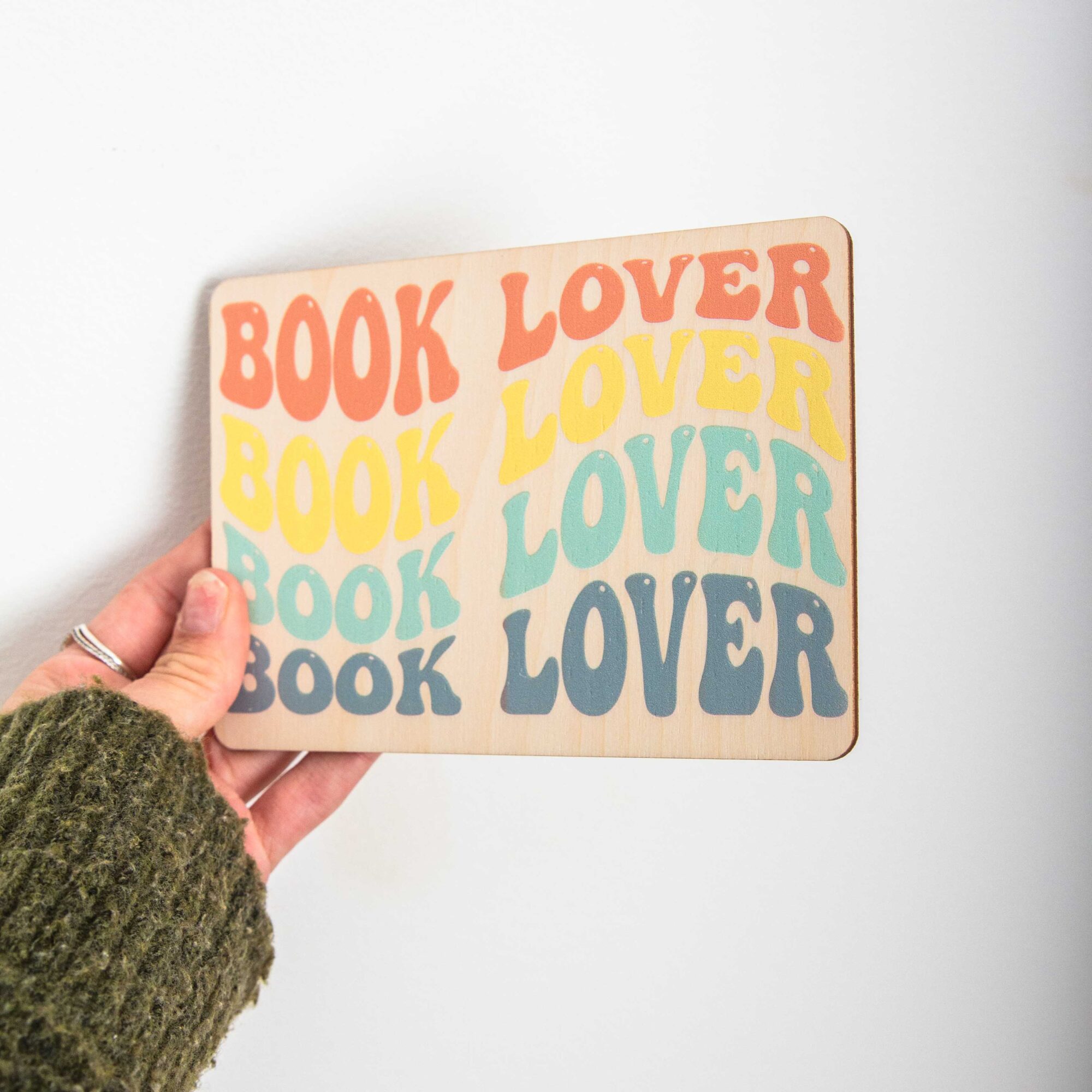 Postkarte Book Lover Welle / Holzpostkarte Booklover Regenbogen / Bookstagram / Postkarten mit Botschaft 2 Postkarte Book Lover, Holzpostkarte mit Aufdruck Book Lover
