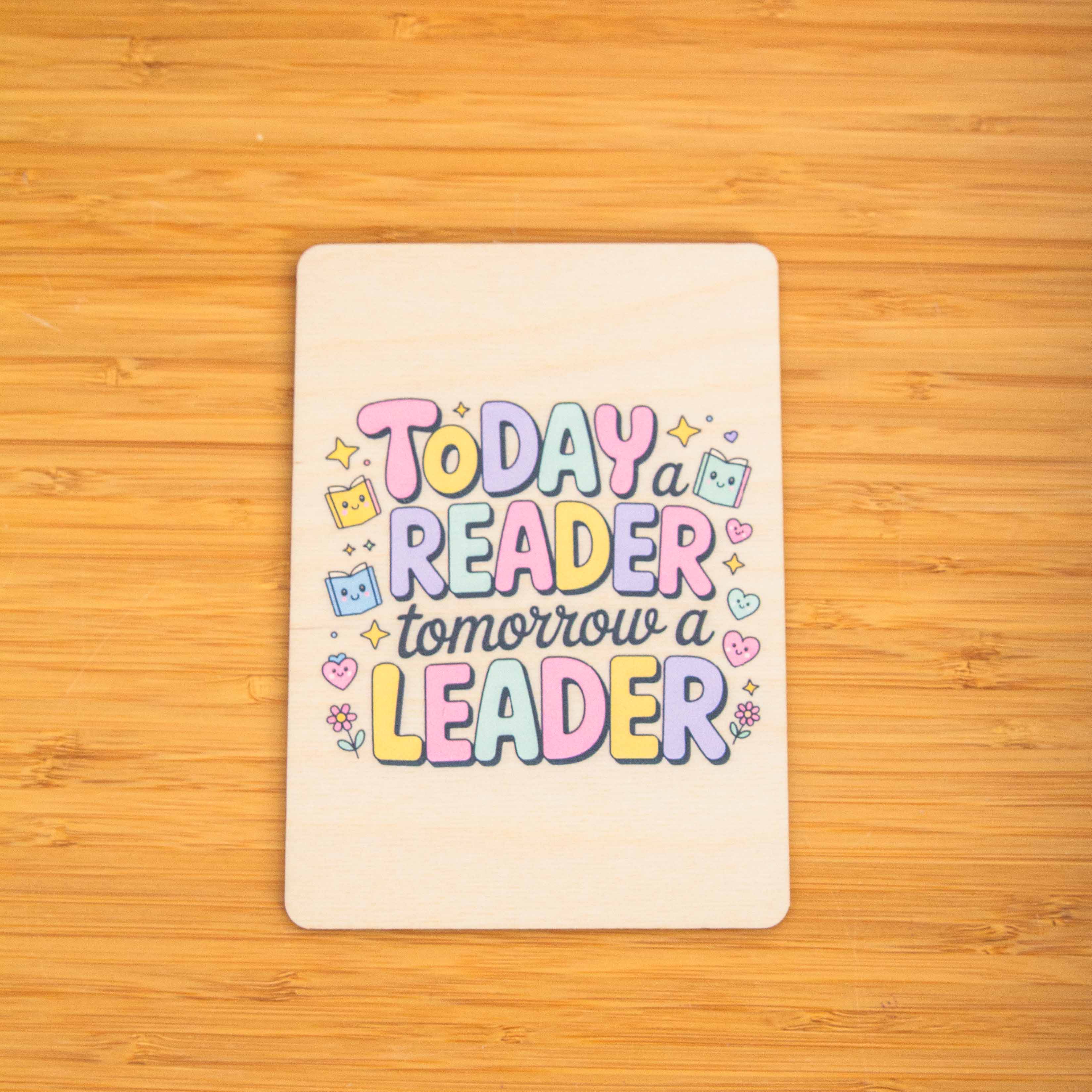 Postkarte today a reader tomorrow a leader / Holzpostkarte Bücherliebhaber / Bookstagram / Postkarten mit Botschaft 2 Postkarte today a reader tomorrow a leader / Holzpostkarte Bücherliebhaber / Bookstagram / Postkarten mit Botschaft