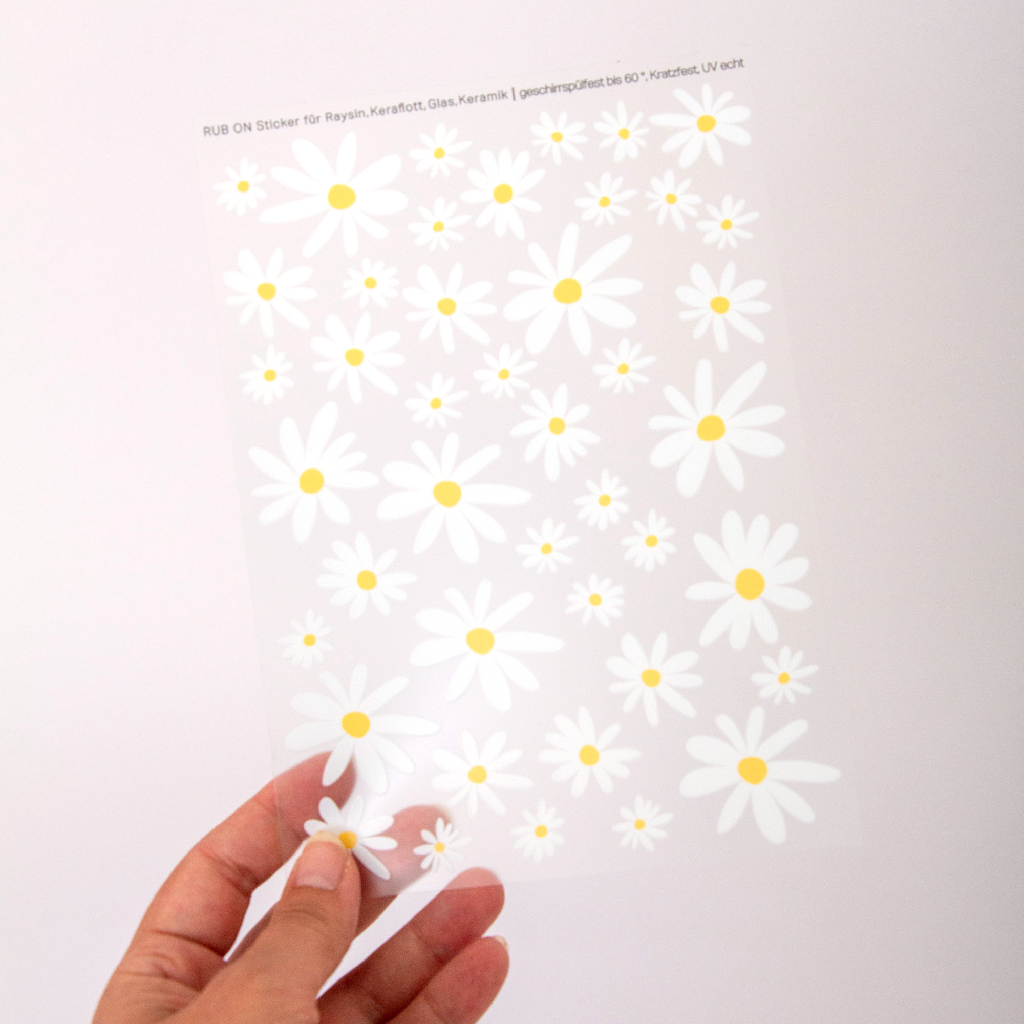 Rub-On Sticker Bogen mit Gänseblümchen Muster | Sticker mit Margeriten | Kratzfeste Motive für Gießpulver, Flaschen, Tassen u.v.m. 2 Rub On Gänzeblümchen Margertien, Aufkleber Geschirrspülfest, Kratzfest, UV beständig