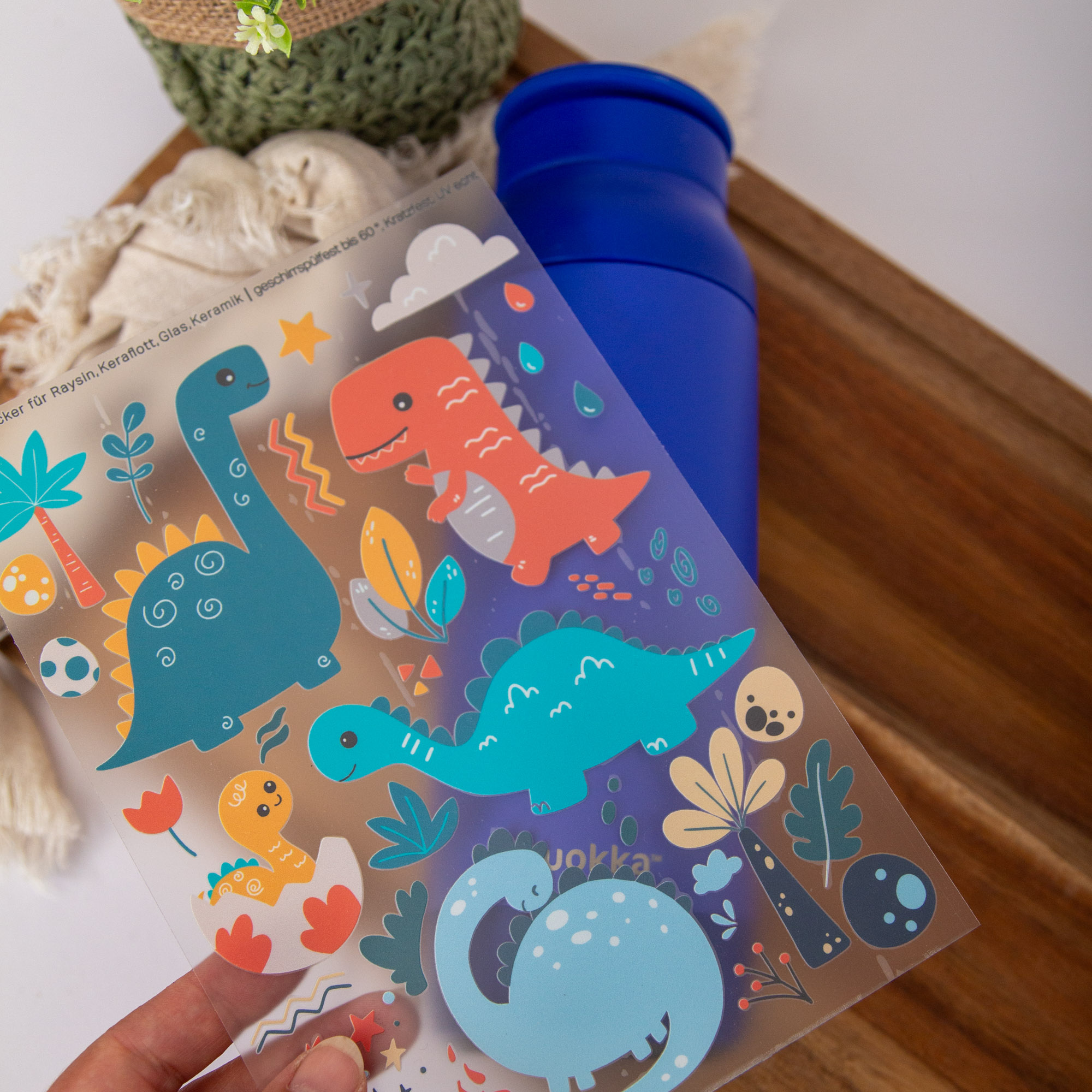 Rub-On Stickerbogen Dinosaurier im Format A5 | Aufkleber für Raysin, Keraflott, Glas, Keramik, Kork Untersetzer - Dinos für Kinder 3 Rub Ons Dinos mit Dinosaurier und Dino Ei, Geschirrspülfest, kratzfest und UV beständig