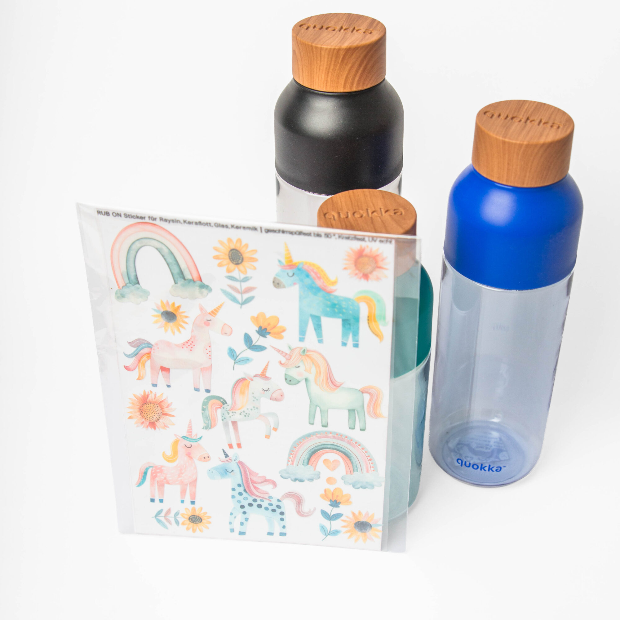 Rub-On Stickerbogen Einhorn und Regenbogen im Format A5 | Aufkleber für Raysin, Keraflott, Glas, Keramik, Kork Untersetzer - u.a. für Kinder 4 Rub On Sicker mit Einhorn und Regenbogen, Geschirrspülfest, Kratzfest, UV Beständig.